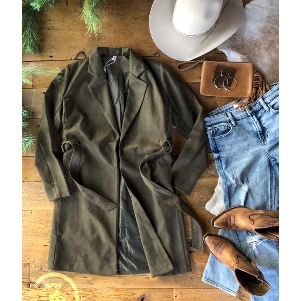 Savannah 7’s suede long blazer with belt